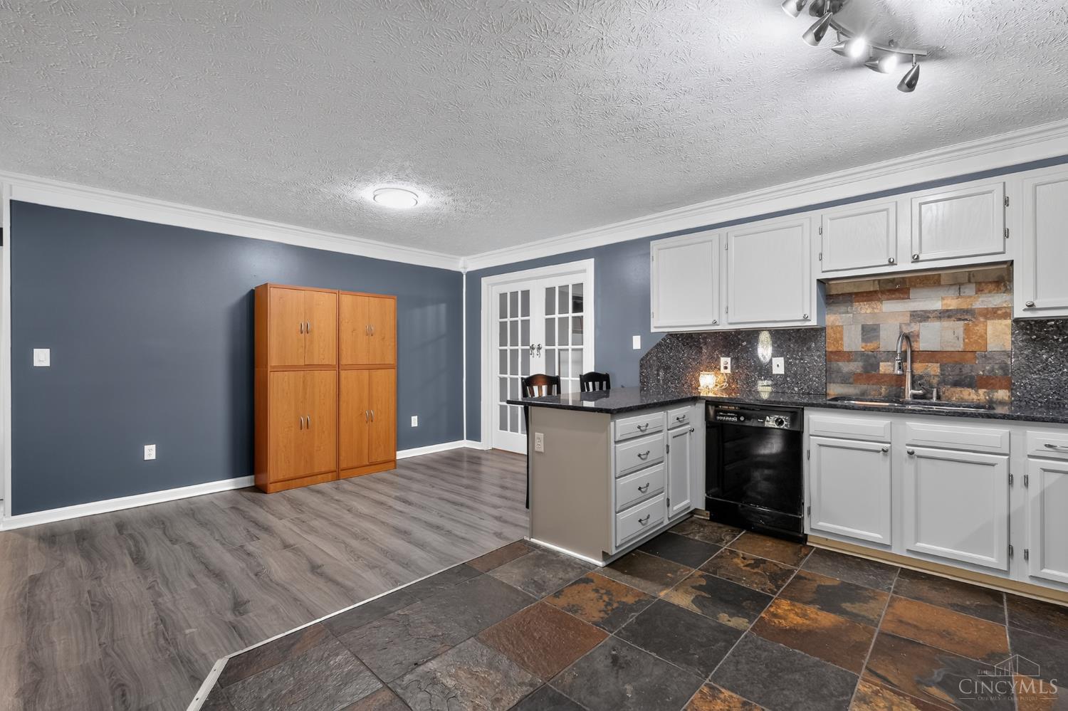 102 Boulder Drive, Sterling Twp, OH, 45154 — photo 7