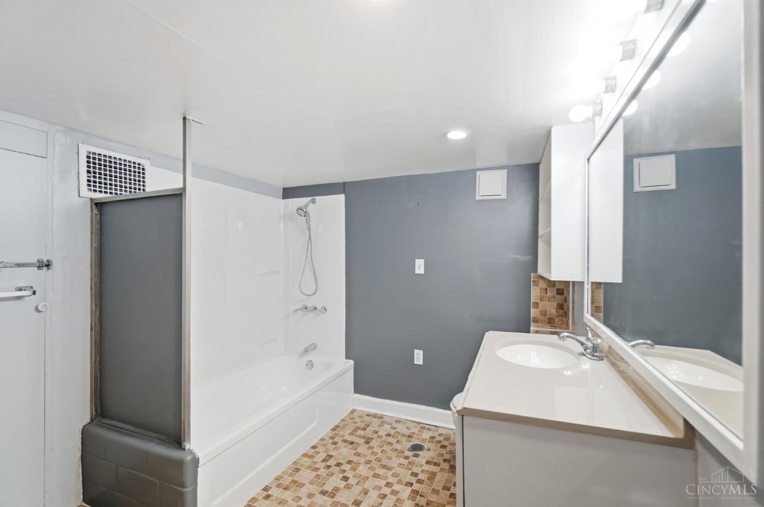 116 Parker Street, Cincinnati, OH, 45219 — photo 44