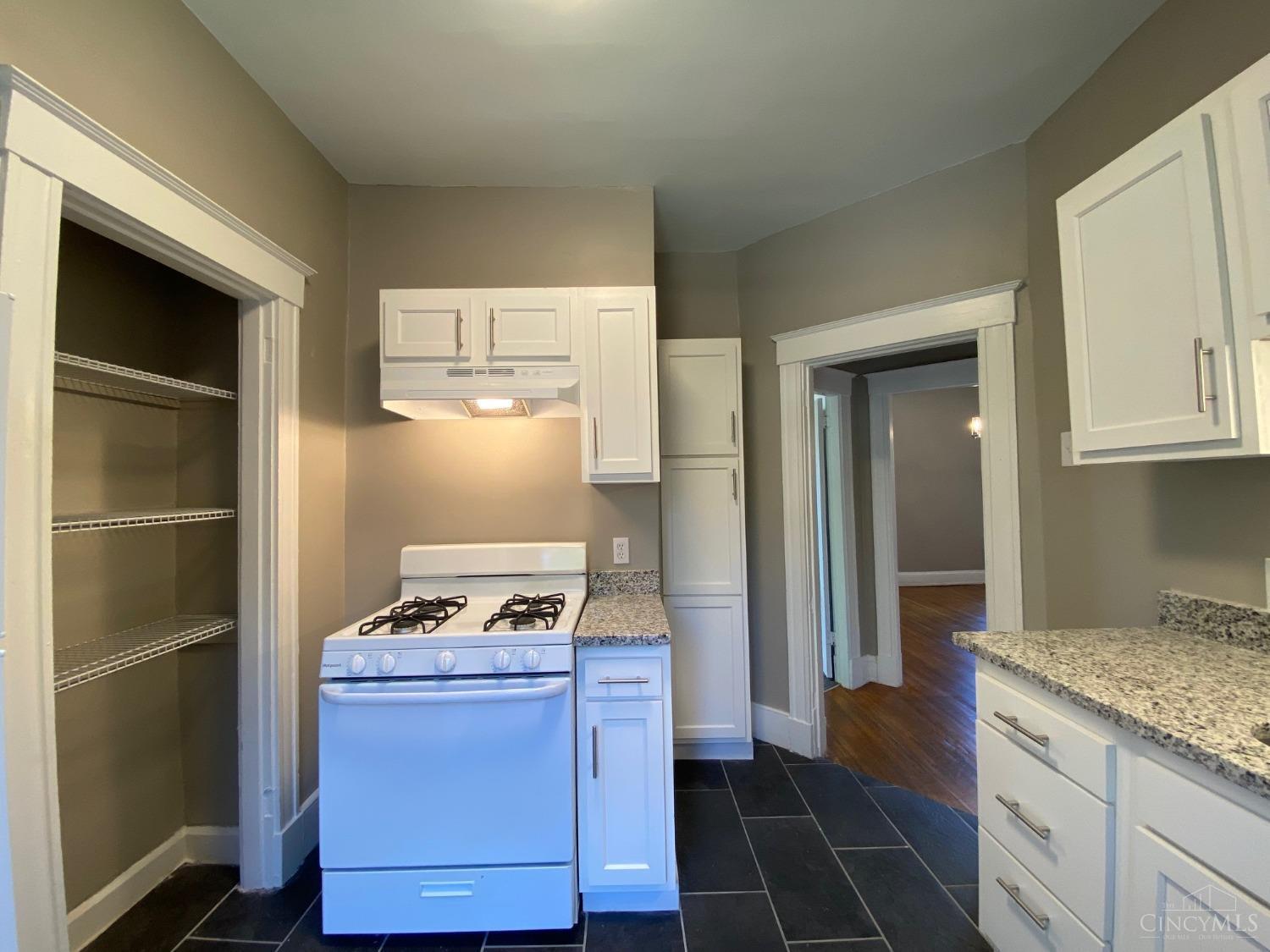 2806 Observatory Avenue, Cincinnati, OH, 45208 — photo 17