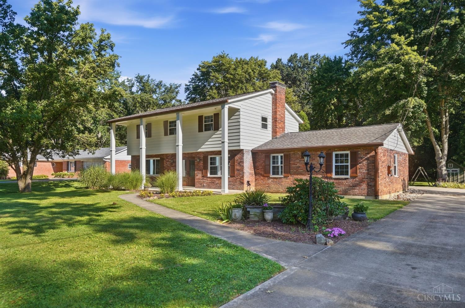 Photo 3 of Sale Pending at 9022 Foxhunter Ln, Symmes Twp, OH 45242 | MLS# 1894365 | Listing updated on 2026-09-19