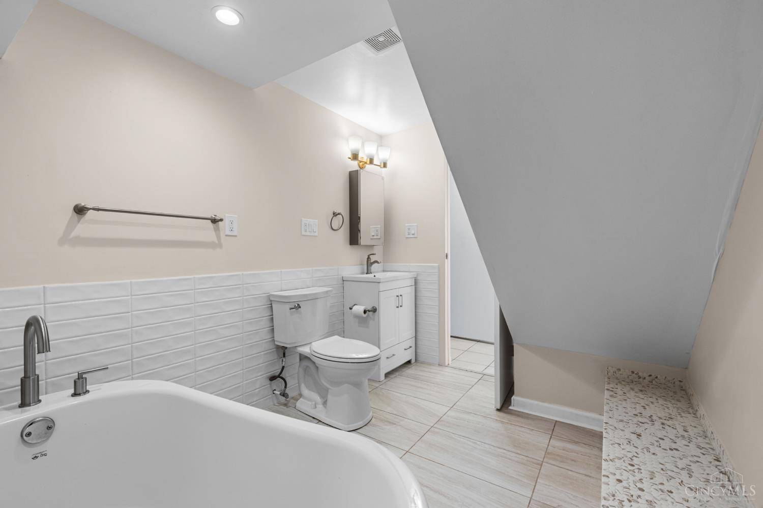 561 Milton Street #O, Cincinnati, OH, 45202 — photo 38