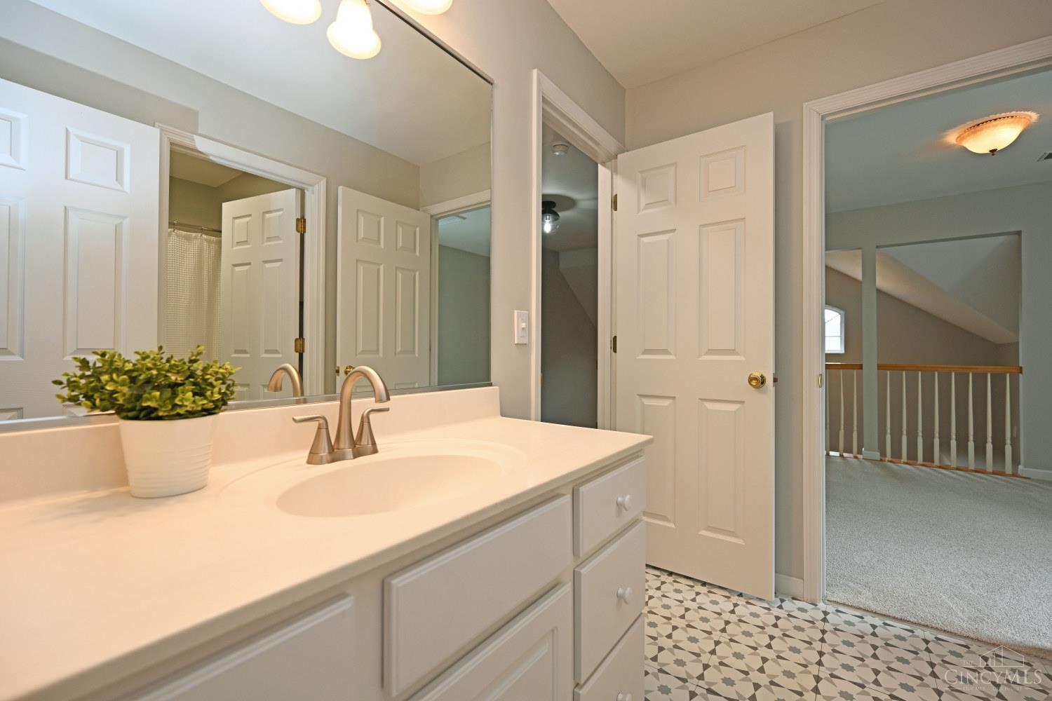 5005 Dovetail Lane, Cincinnati, OH, 45223 — photo 35