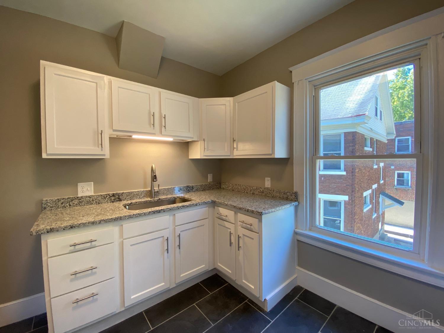 2806 Observatory Avenue, Cincinnati, OH, 45208 — photo 18