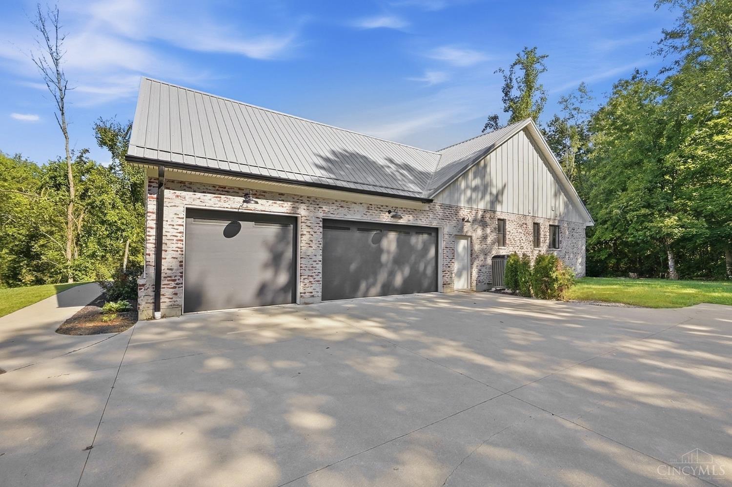 210 Blue Jay Way, Chester Twp, OH, 45177 — photo 5