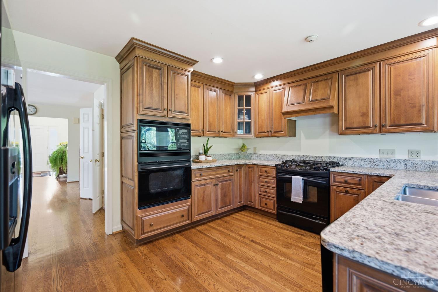 6865 Fox Hill Lane, Madeira, OH, 45236 — photo 16