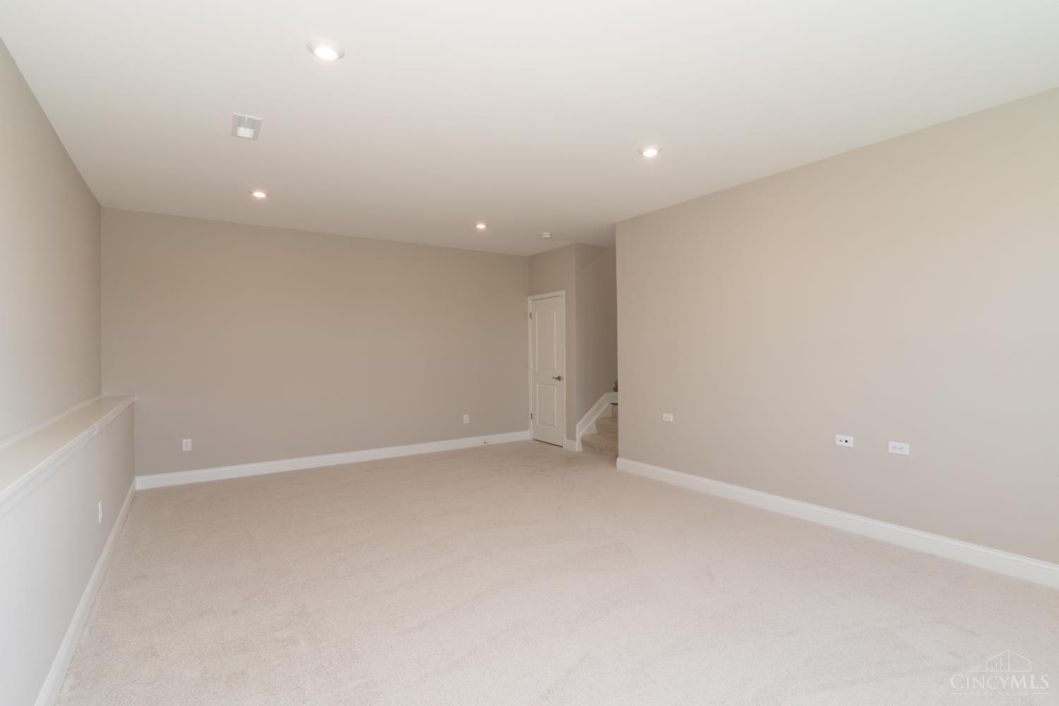 6977 Carlinridge Lane, Green Twp, OH, 45248 — photo 17