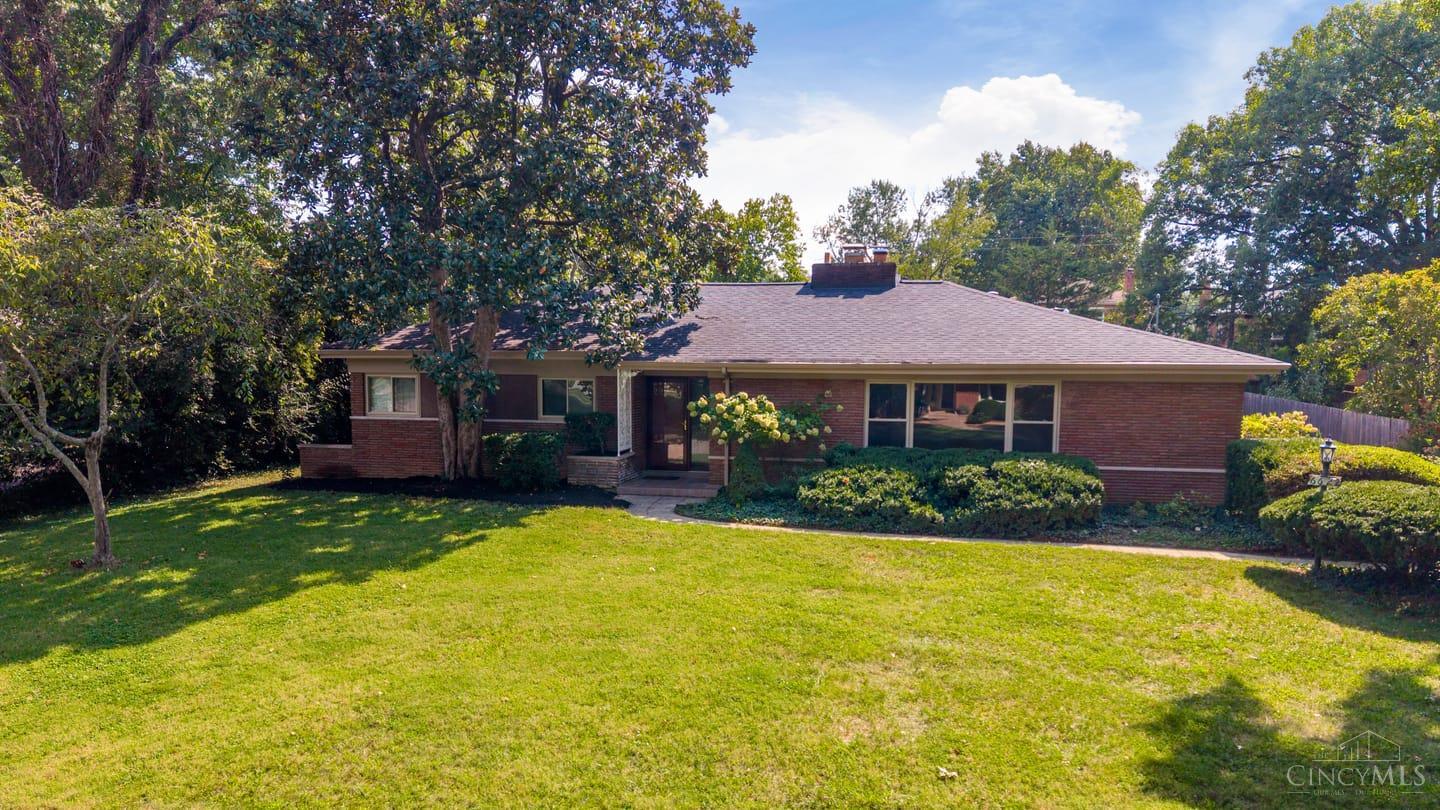 Photo 3 of Single family home for sale at 6622 E Farm Acres Dr, Cincinnati, OH 45237 | MLS# 1894417 | Listing updated on 2026-09-18
