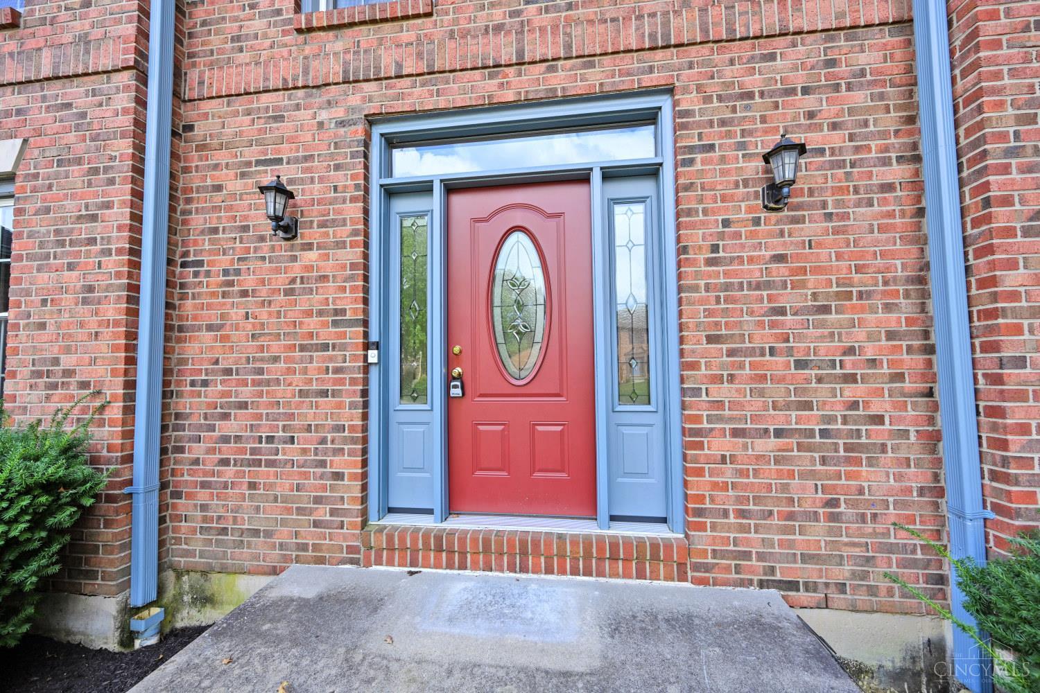 Photo 3 of Sale Pending at 7463 Kingston Hl Ct, Cincinnati, OH 45255 | MLS# 1894478 | Listing updated on 2026-09-18