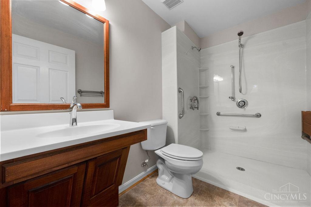 8092 Thistlewood Drive, West Chester, OH, 45069 — photo 37