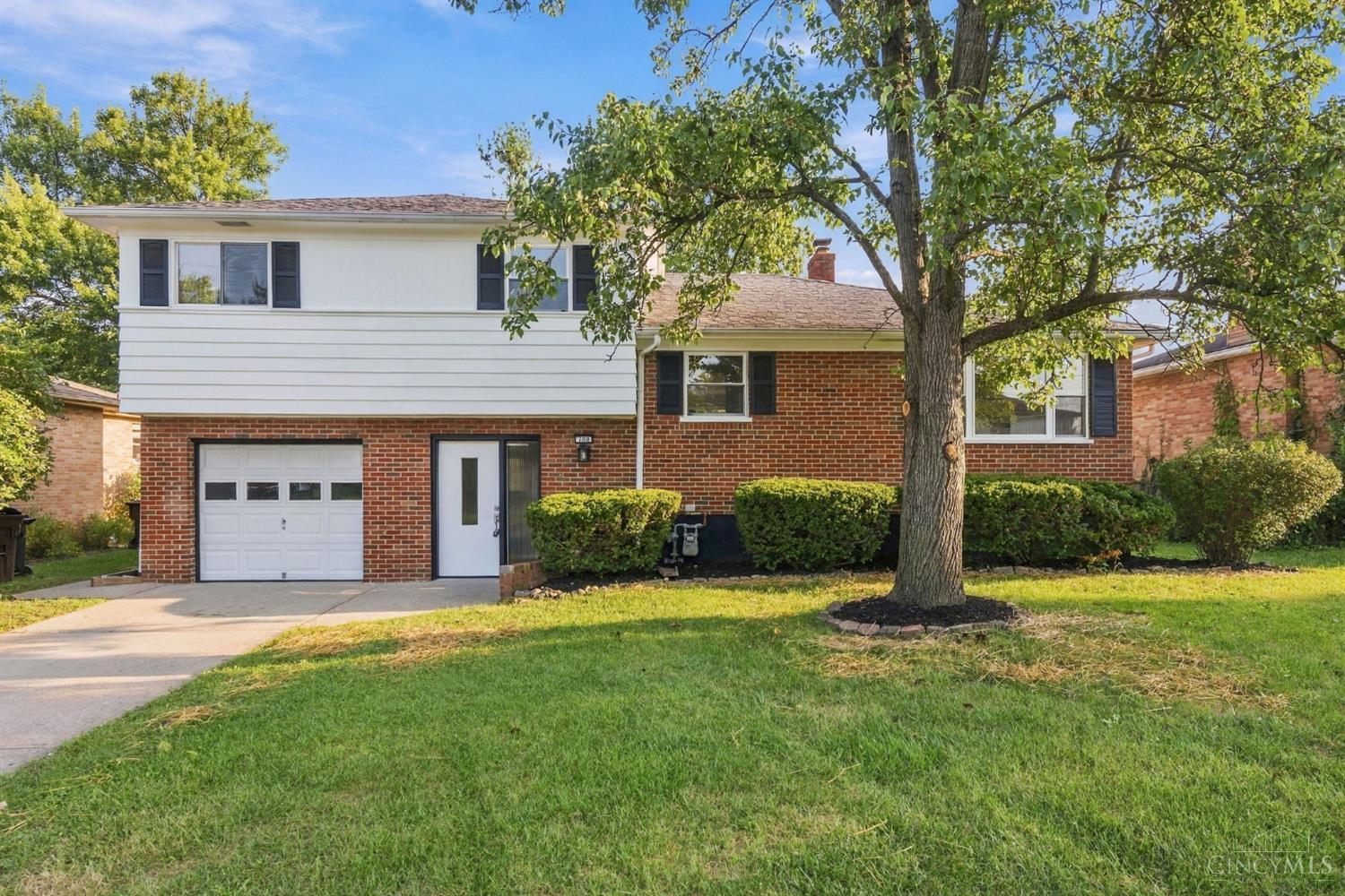 Photo 4 of Single family home for sale at 708 Danvers Dr, Cincinnati, OH 45240 | MLS# 1894394 | Listing updated on 2026-09-19