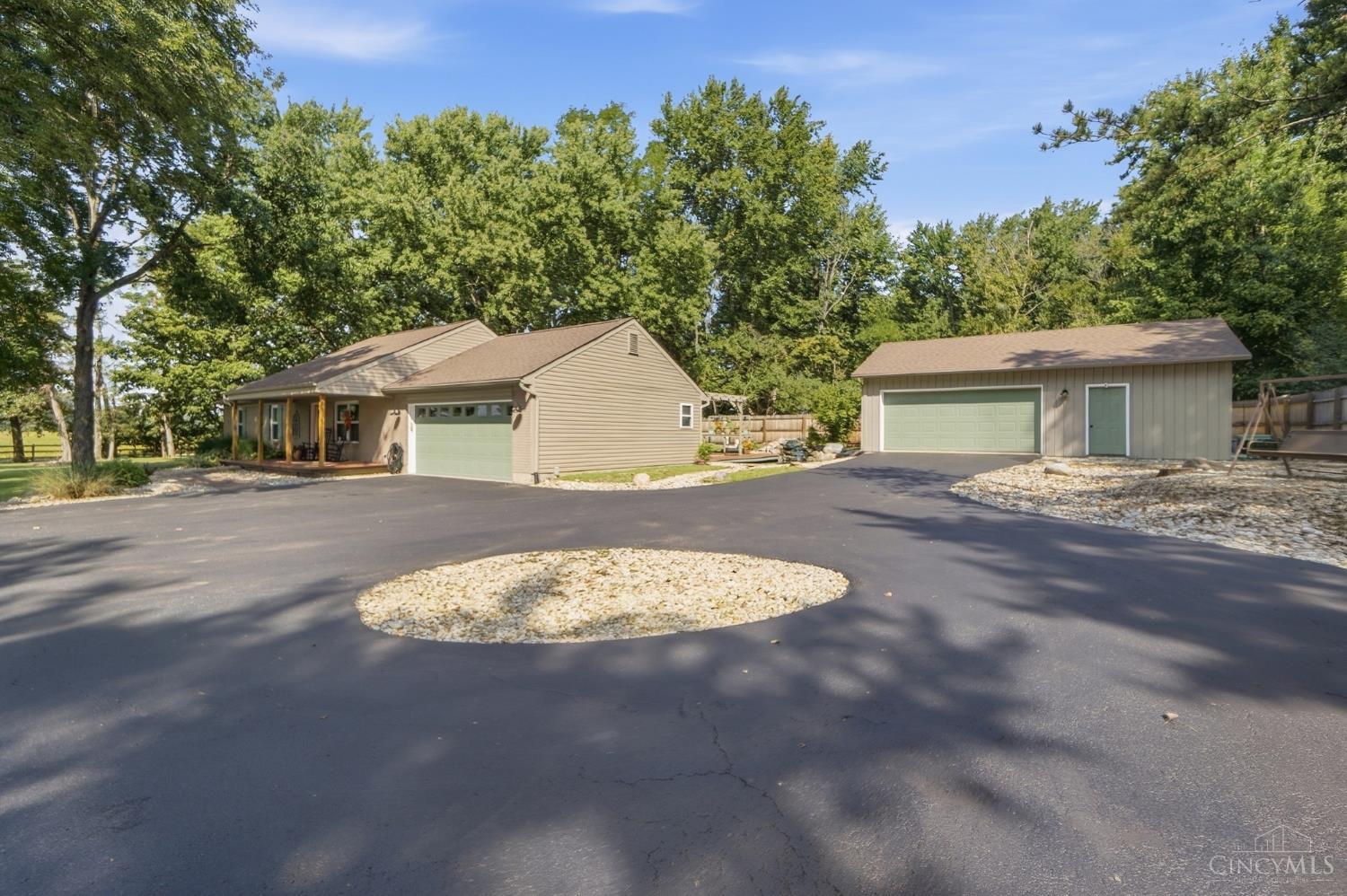 Photo 3 of Sale Pending at 7424 Morrow Cozaddale Rd, Hamilton Twp, OH 45152 | MLS# 1894184 | Listing updated on 2026-09-22
