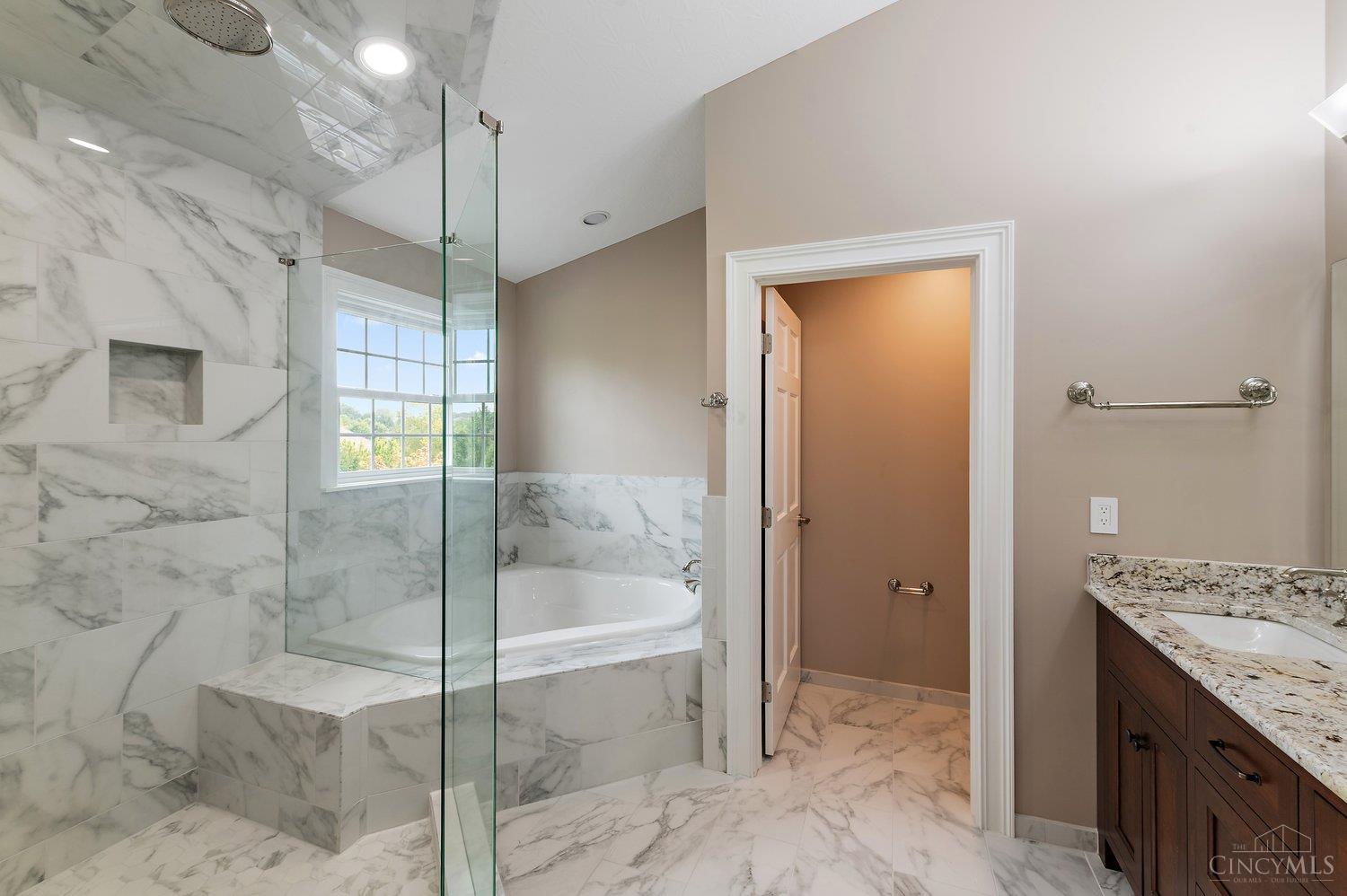 5552 Schlade Court, Liberty Twp, OH, 45044 — photo 26