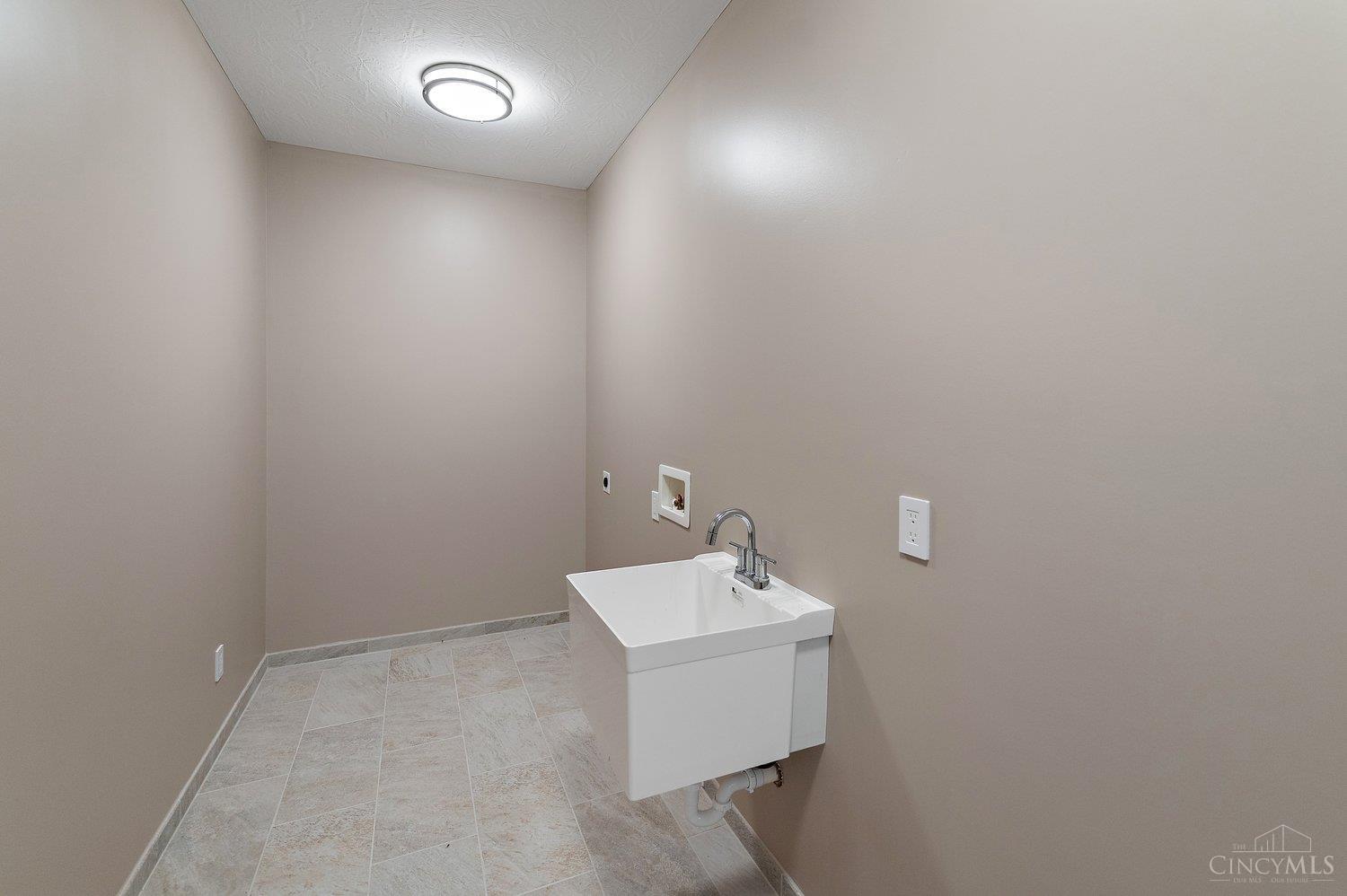 5552 Schlade Court, Liberty Twp, OH, 45044 — photo 37