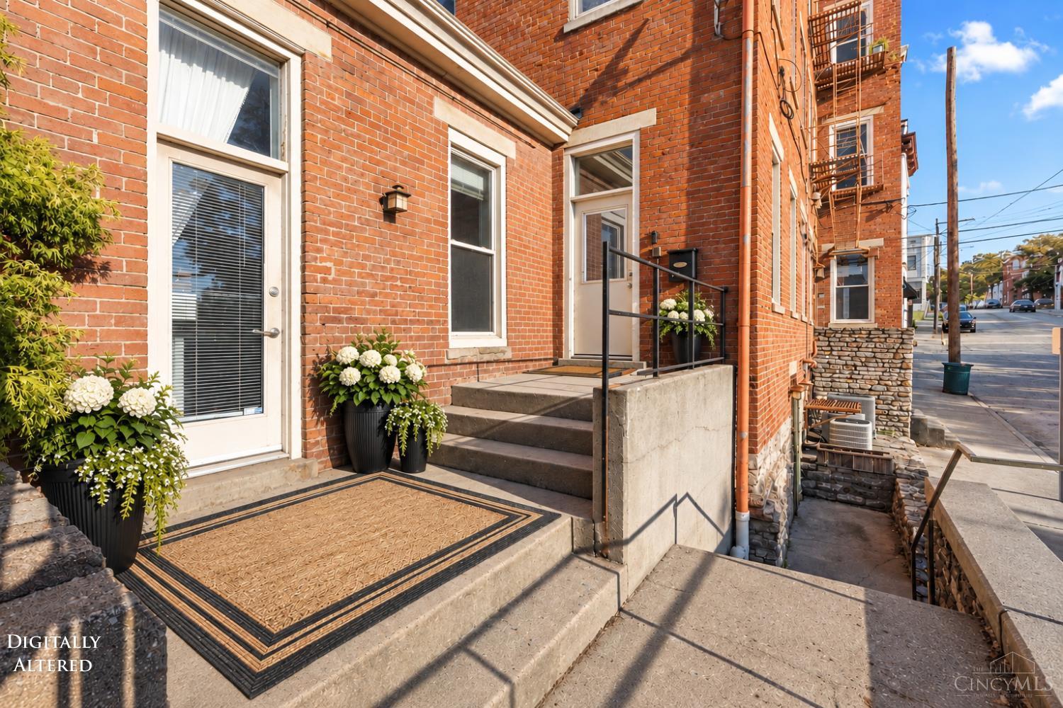 Photo 3 of Condo for sale at 561 Milton St #O, Cincinnati, OH 45202 | MLS# 1894073 | Listing updated on 2026-09-18