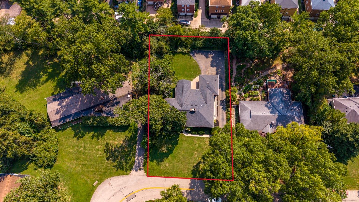 Photo 4 of Single family home for sale at 6622 E Farm Acres Dr, Cincinnati, OH 45237 | MLS# 1894417 | Listing updated on 2026-09-18