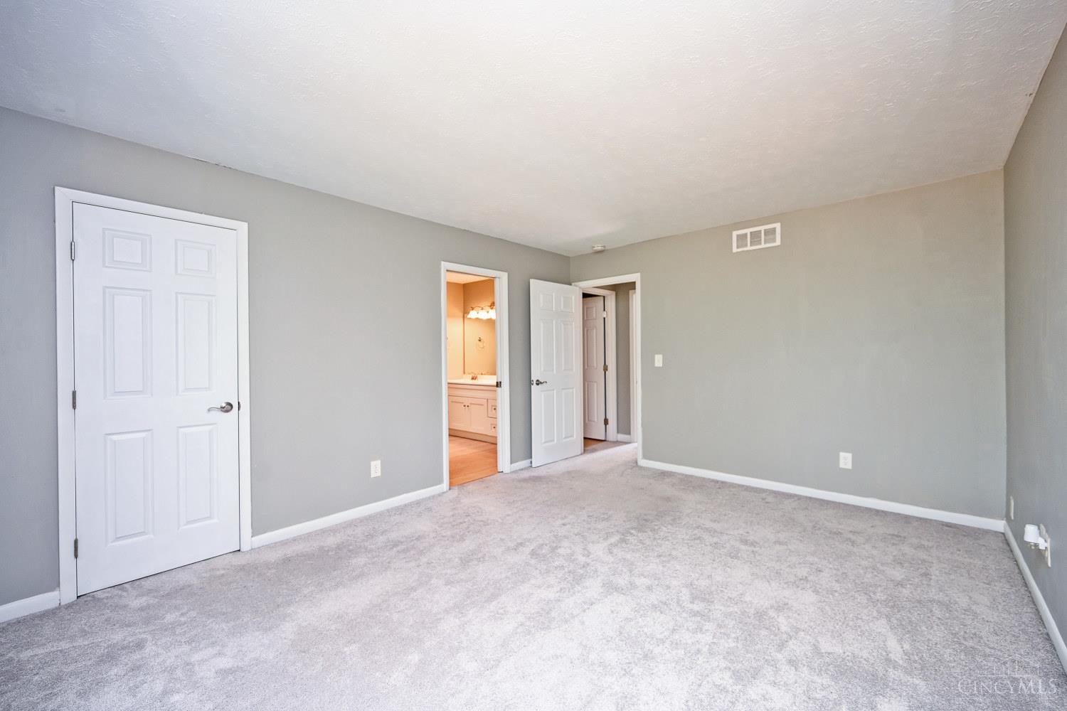 9835 Timbers Drive, Blue Ash, OH, 45242 — photo 34