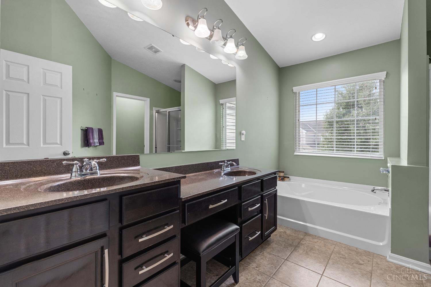 8164 Bridge Point Drive, Green Twp, OH, 45248 — photo 23
