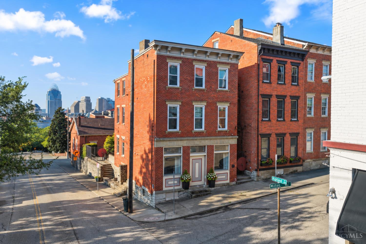 Condo for sale at 561 Milton St #O, Cincinnati, OH 45202 | MLS# 1894073