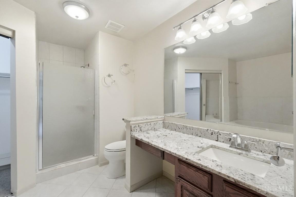 7590 Rolling Meadows Drive, West Chester, OH, 45069 — photo 23