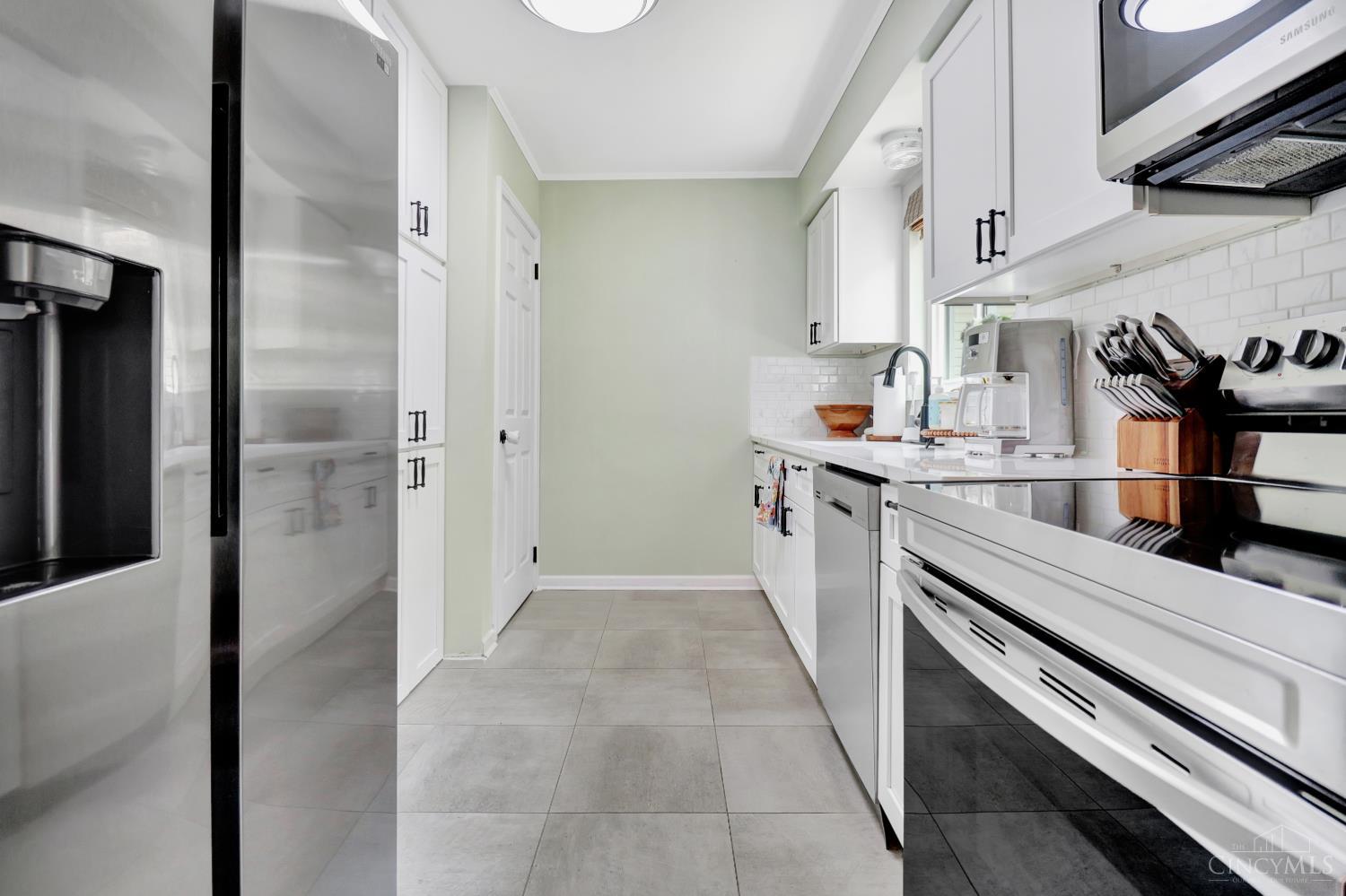 Photo 3 of Single family home for sale at 1431 Collinsdale Ave, Cincinnati, OH 45230 | MLS# 1894459 | Listing updated on 2026-09-18