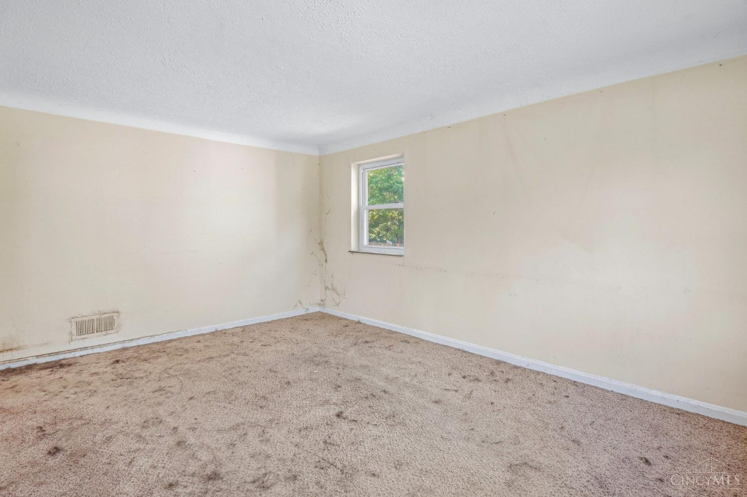 Photo 2 of Single family home for sale at 5601 Lester Rd, Cincinnati, OH 45213 | MLS# 1893789 | Listing updated on 2026-09-18