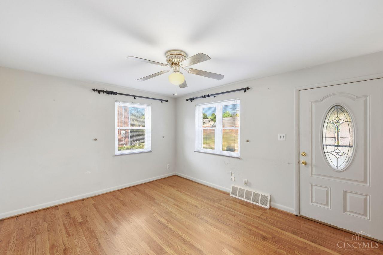 Photo 4 of Single family home for sale at 8532 Darnell Ave, Sycamore Twp, OH 45236 | MLS# 1894360 | Listing updated on 2026-10-02