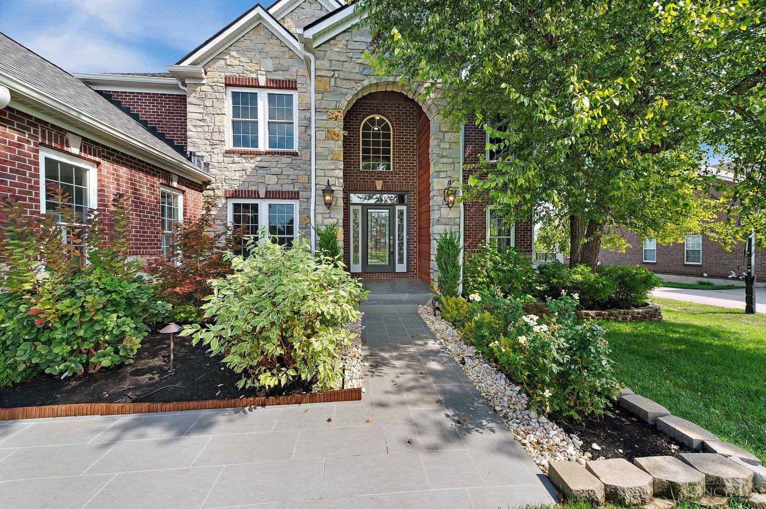 5552 Schlade Court, Liberty Twp, OH, 45044 — photo 2