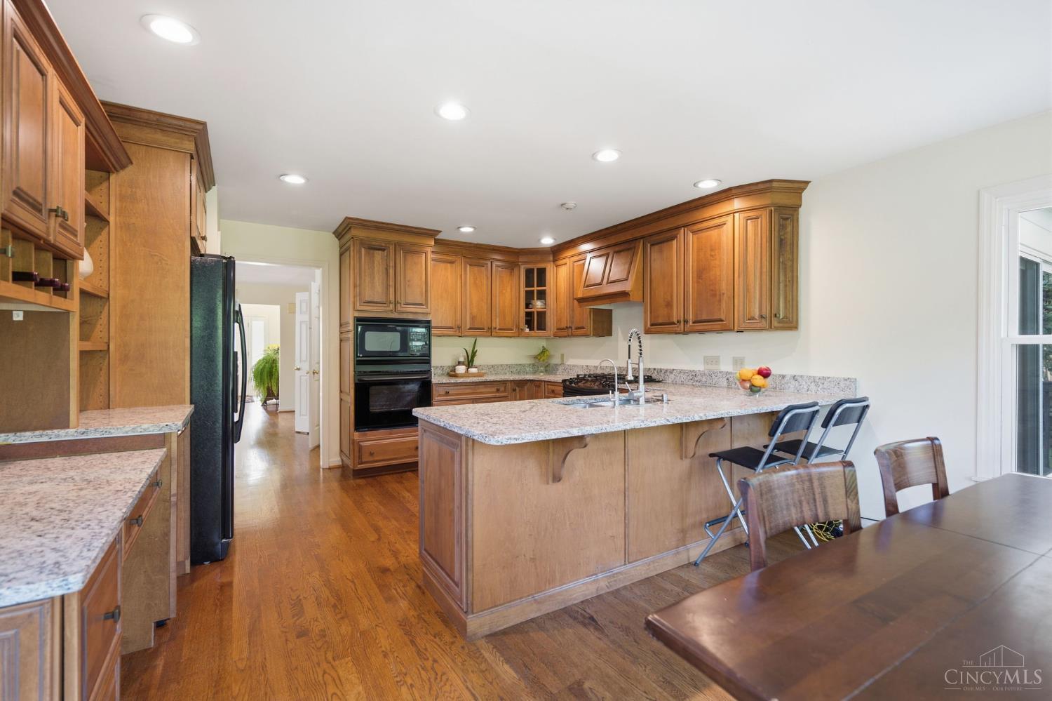 6865 Fox Hill Lane, Madeira, OH, 45236 — photo 18