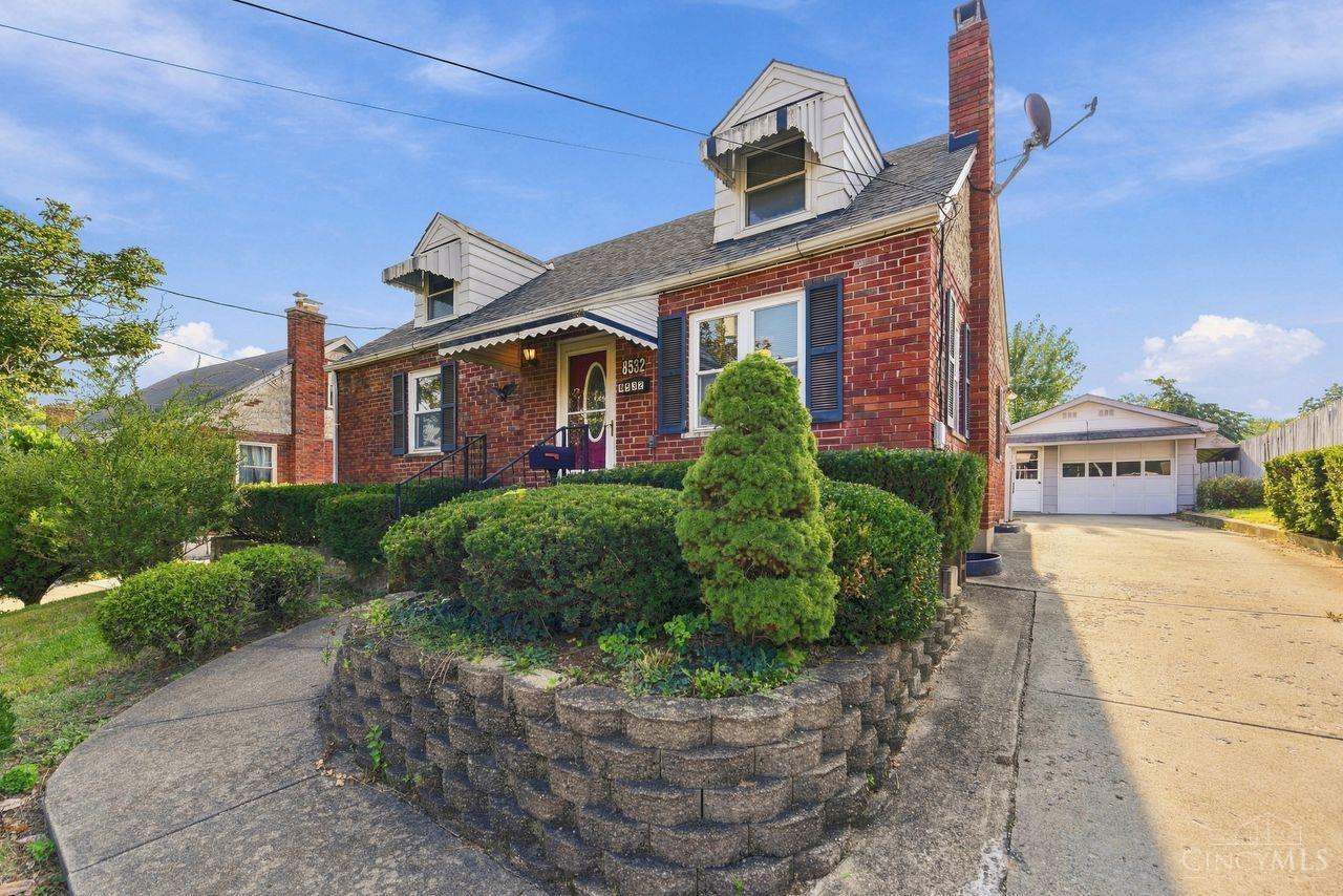 Photo 3 of Single family home for sale at 8532 Darnell Ave, Sycamore Twp, OH 45236 | MLS# 1894360 | Listing updated on 2026-10-02