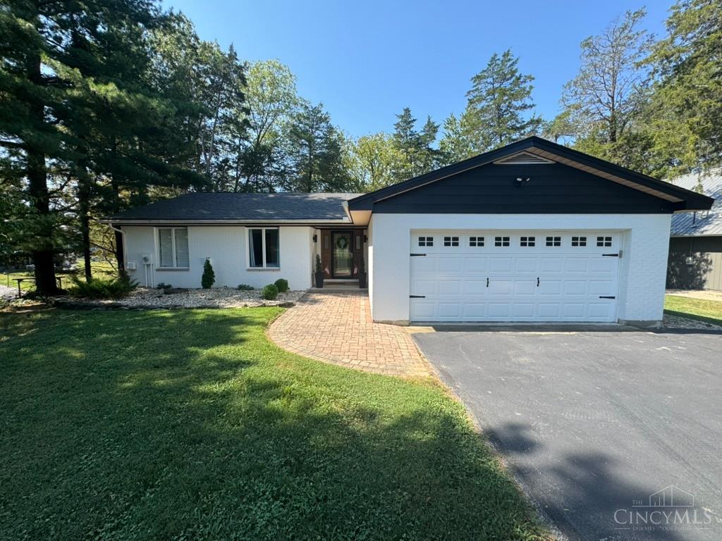 6 Comanche Drive