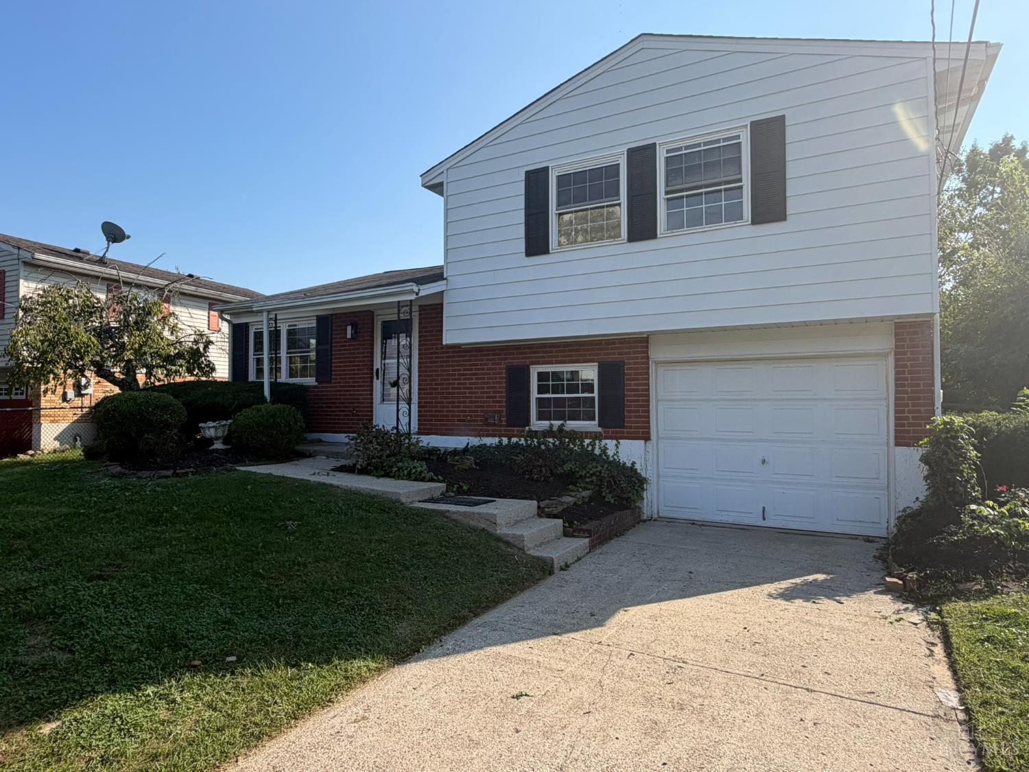 2737 Leota Lane