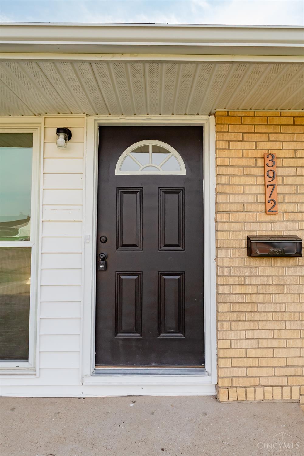 Photo 2 of Single family home for sale at 3972 Kenwood Dr, Hamilton, OH 45015 | MLS# 1894488 | Listing updated on 2026-10-06