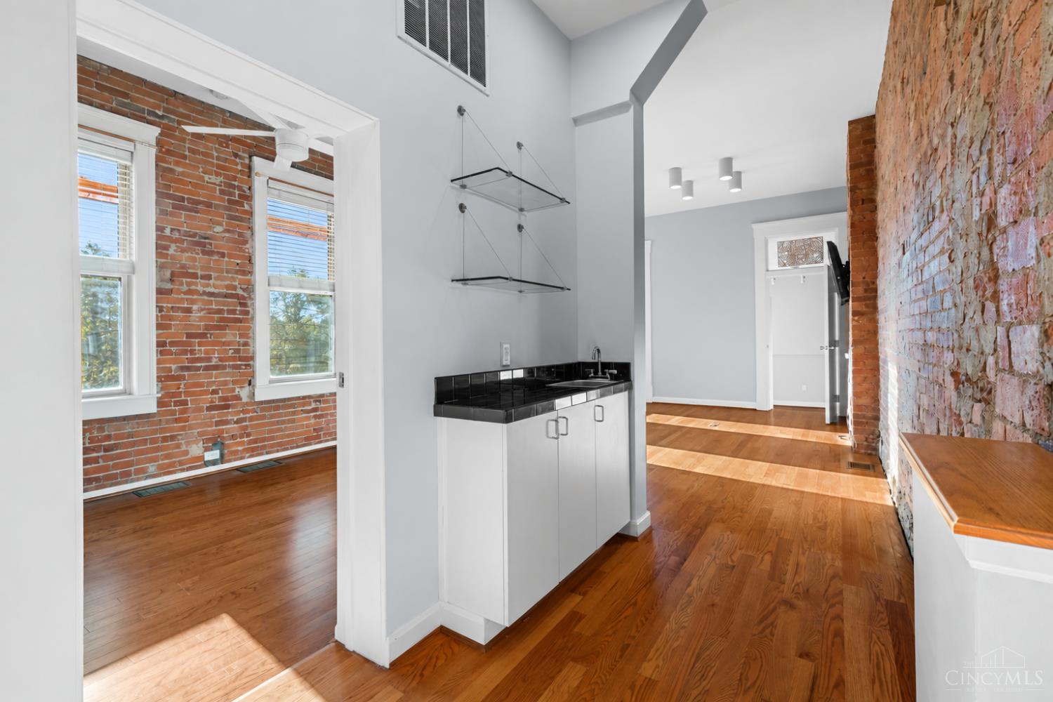 561 Milton Street #O, Cincinnati, OH, 45202 — photo 13