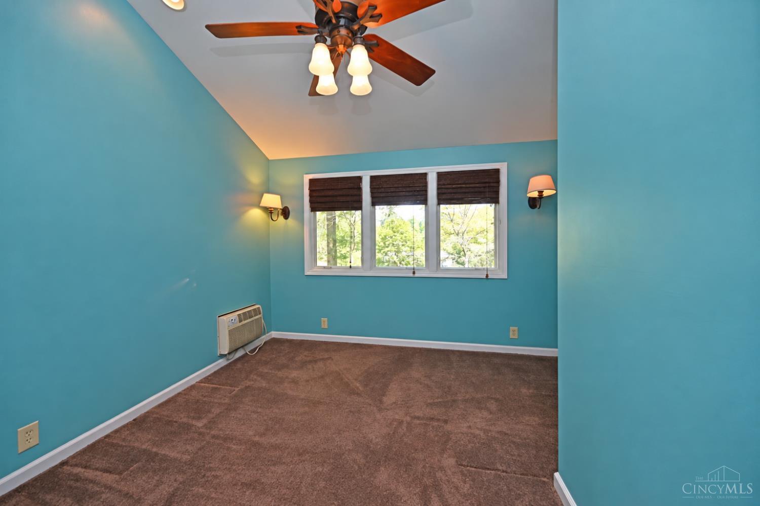 359 Woodknoll Terrace, Wyoming, OH, 45215 — photo 34
