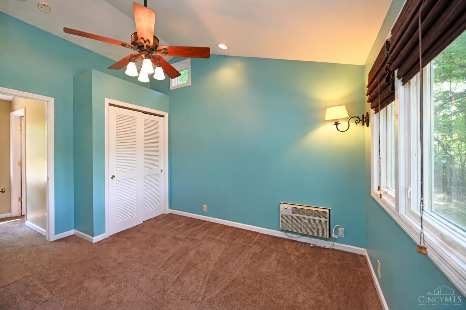 359 Woodknoll Terrace, Wyoming, OH, 45215 — photo 33