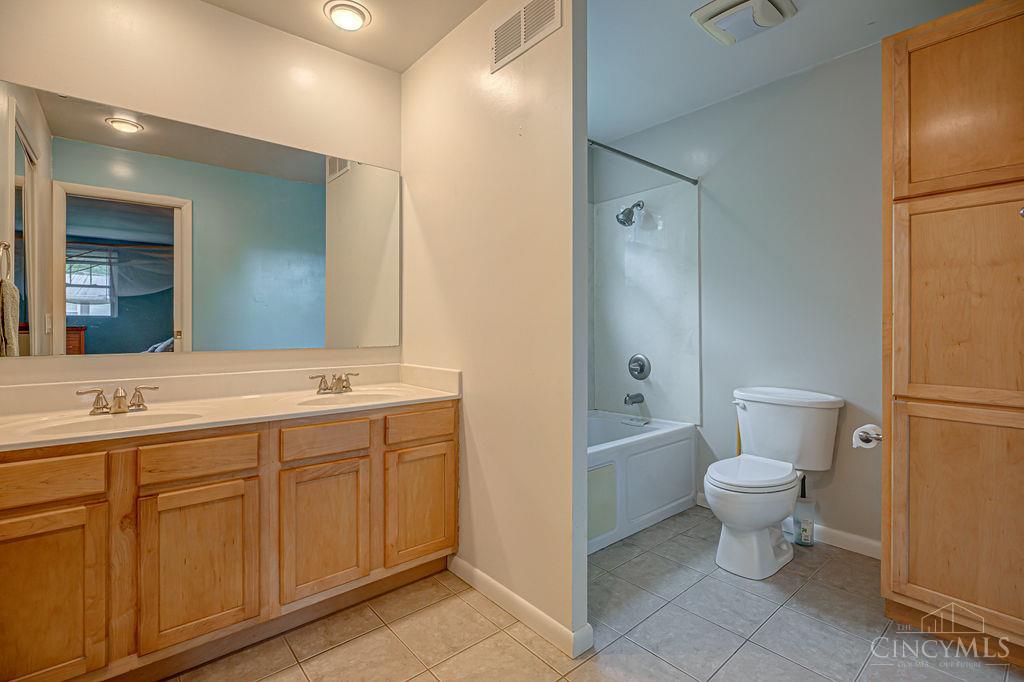 8356 Ashhollow Drive, Colerain Twp, OH, 45247 — photo 13