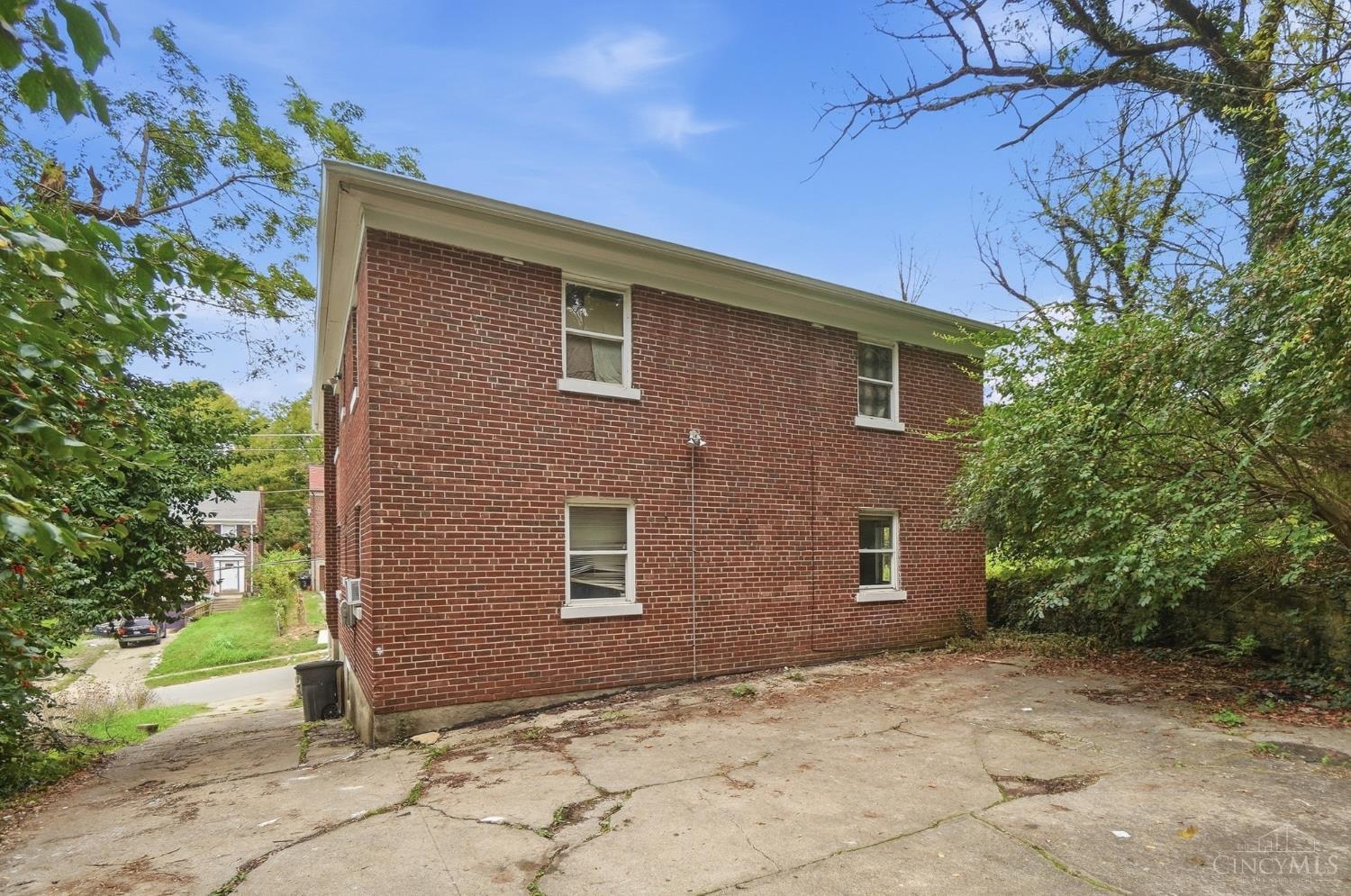 3065 Bracken Woods Lane, Cincinnati, OH, 45211 — photo 40