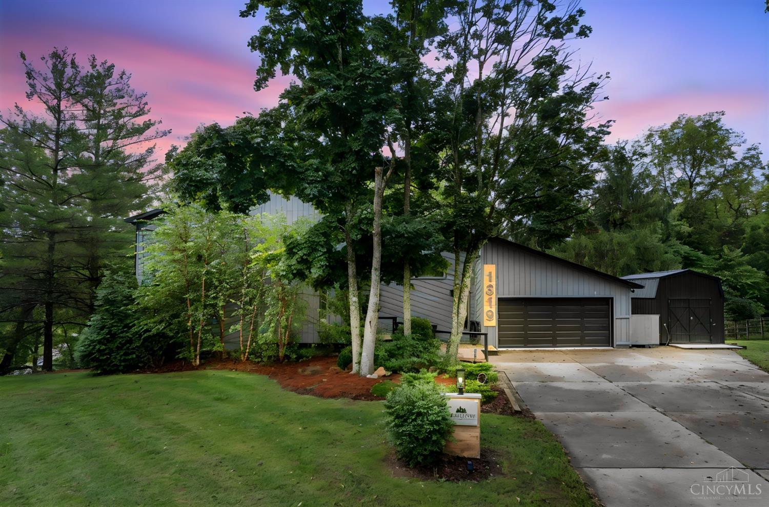 1819 Bell Tower Circle