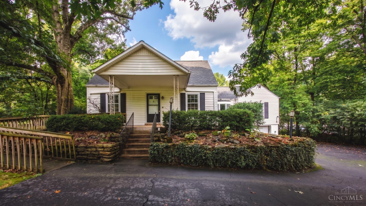 5895 Greenlawn Road
