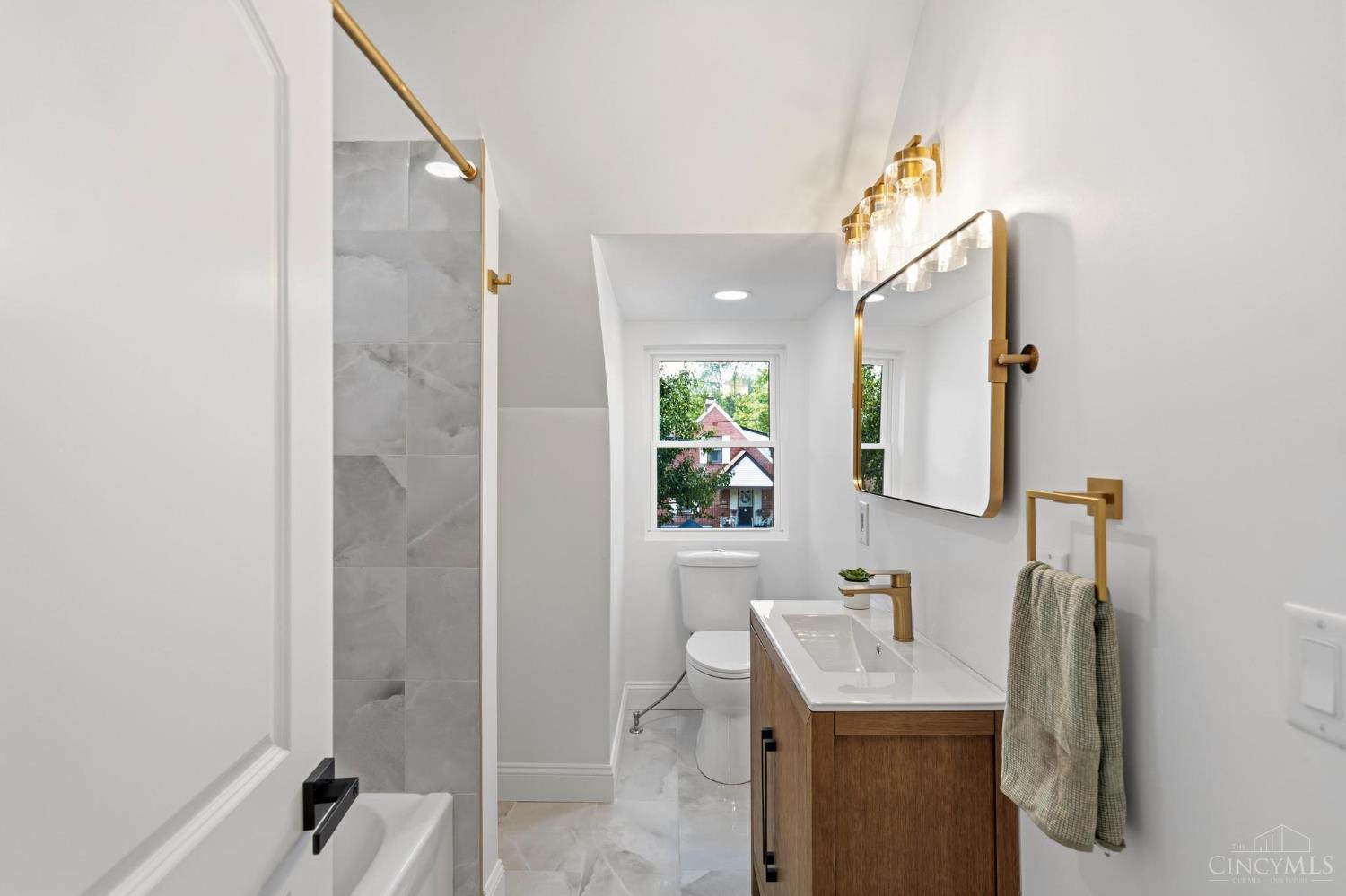 3834 Petoskey Avenue, Mariemont, OH, 45227 — photo 35