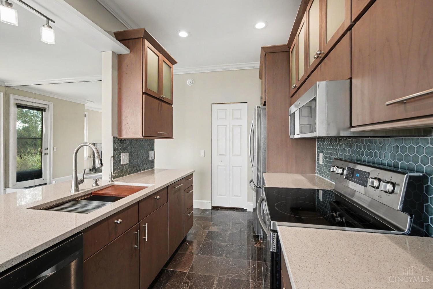 390 Grand Avenue #B, Cincinnati, OH, 45205 — photo 5