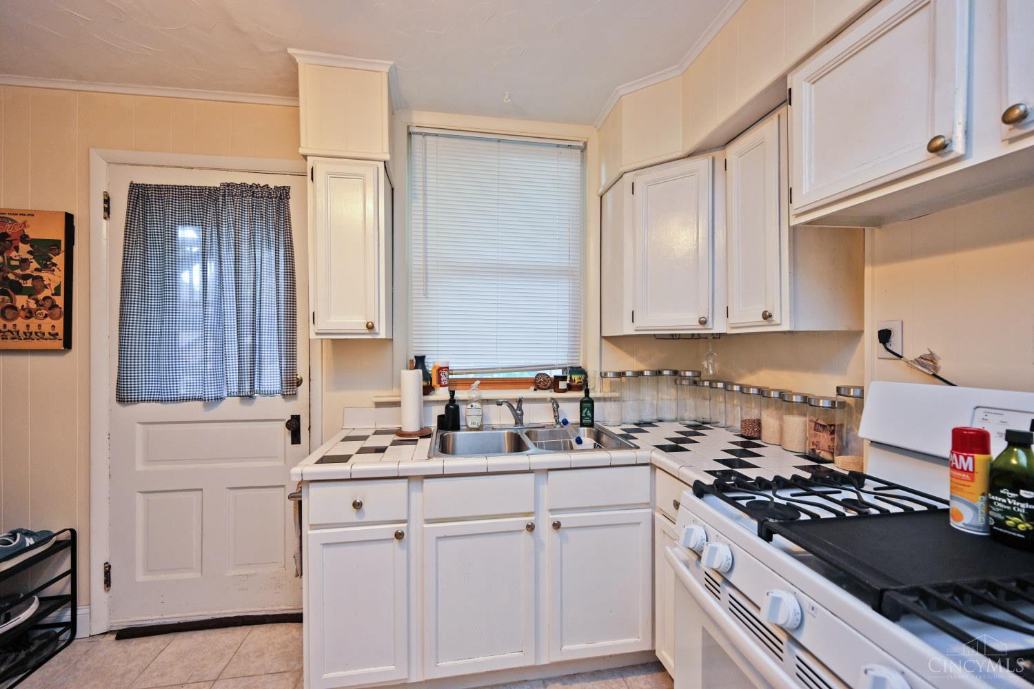 3937 Burwood Avenue, Cincinnati, OH, 45212 — photo 44