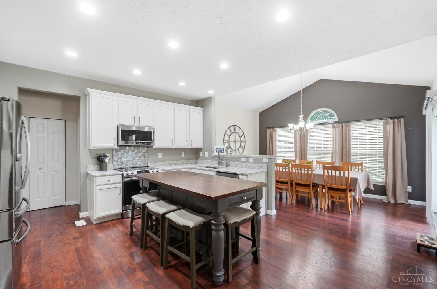 385 Indian Lake Drive, Hamilton Twp, OH, 45039 — photo 13
