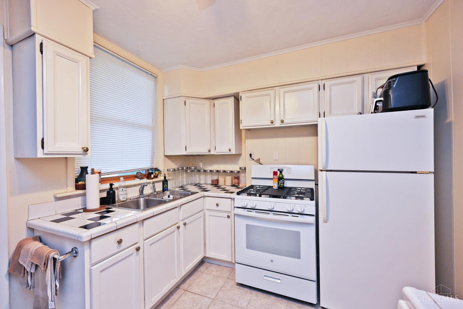 3937 Burwood Avenue, Cincinnati, OH, 45212 — photo 43