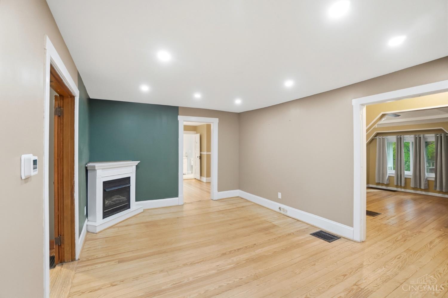6951 Lesourdsville West Chester Road, Liberty Twp, OH, 45011 — photo 8