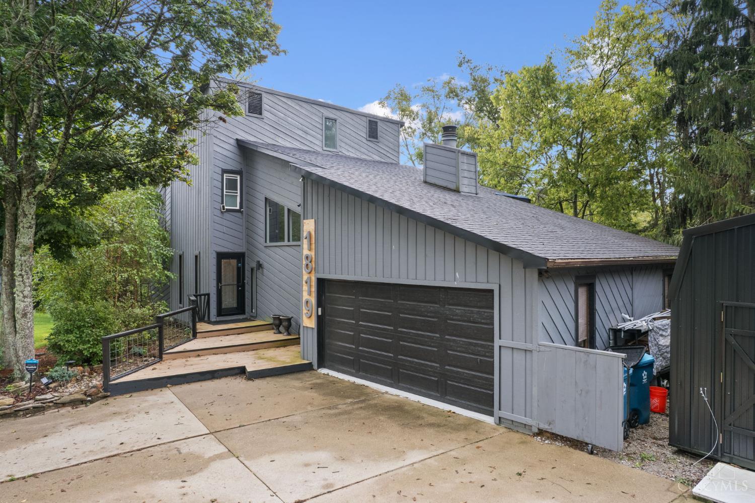 Photo 3 of Single family home for sale at 1819 Bell Tower Cir, Batavia, OH 45103 | MLS# 1894053 | Listing updated on 2026-09-25