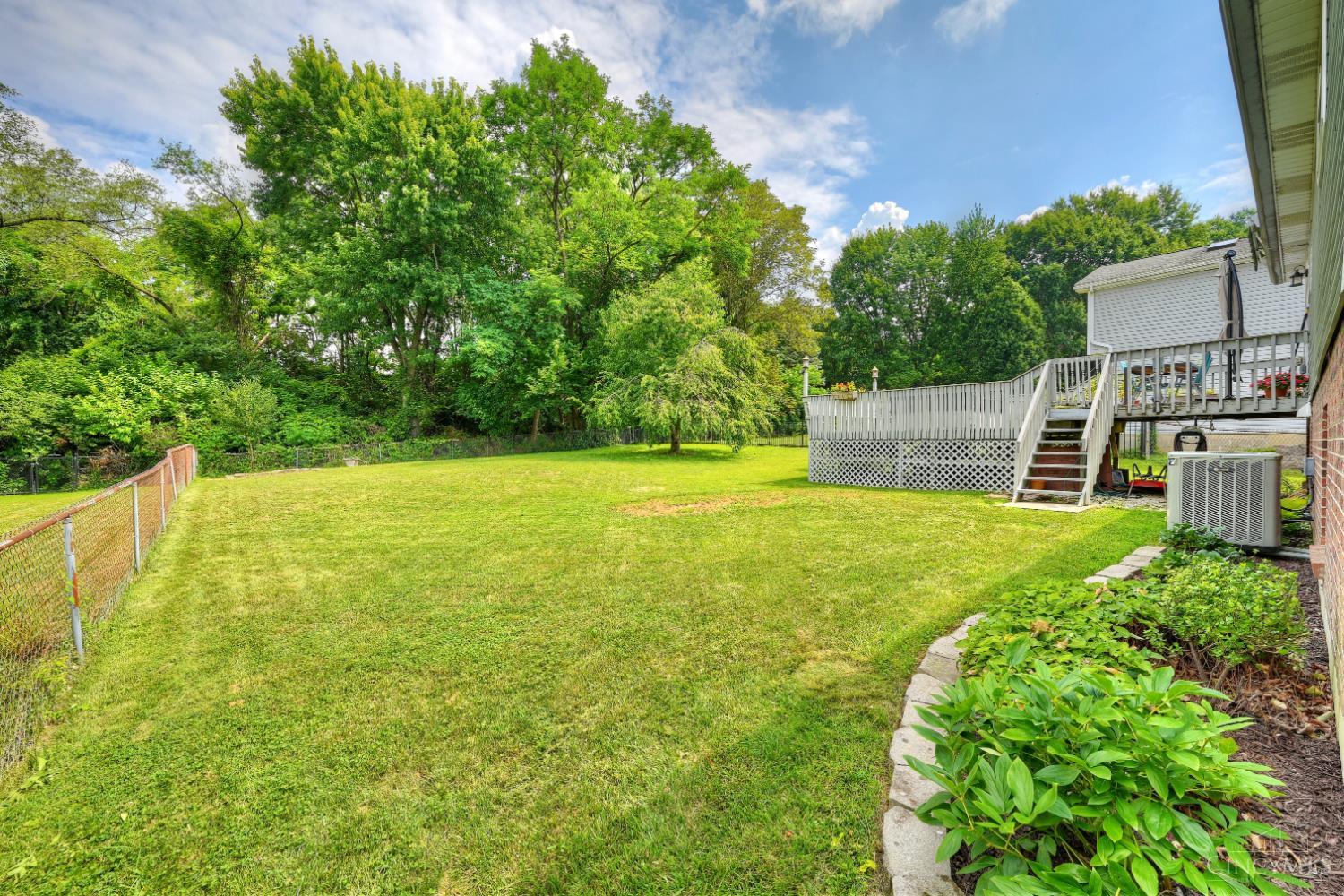 Photo 2 of Sale Pending at 960 Butterfly Ct, Springfield Twp., OH 45231 | MLS# 1894671 | Listing updated on 2026-09-25