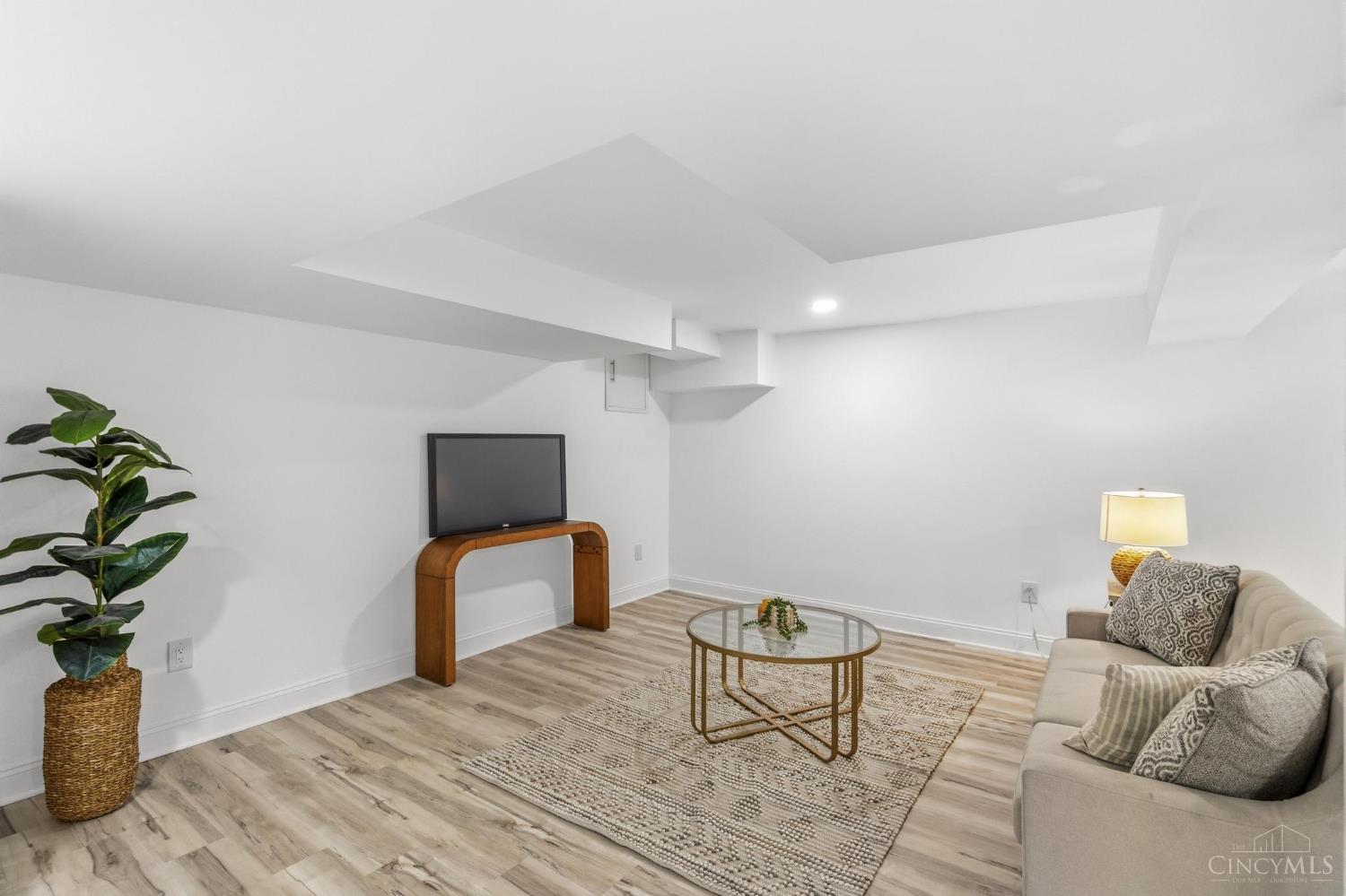 3834 Petoskey Avenue, Mariemont, OH, 45227 — photo 38