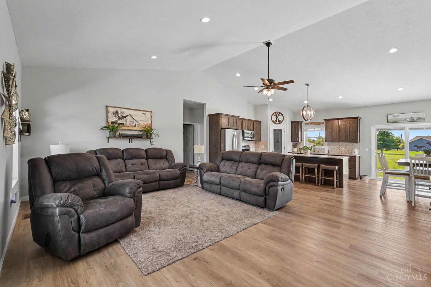 119 Hogan Drive, Franklin Twp, OH, 45171 — photo 2