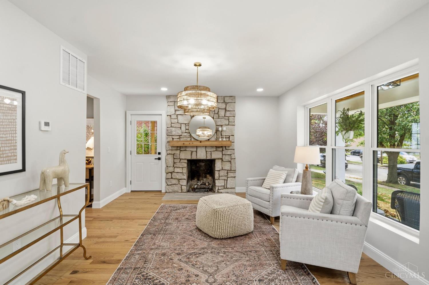 3834 Petoskey Avenue, Mariemont, OH, 45227 — photo 6